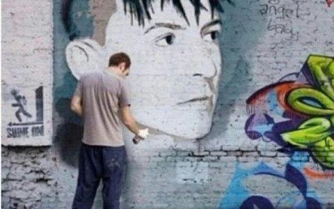 В Кирове фанатам разрешили нарисовать граффити в память Честера Беннингтона