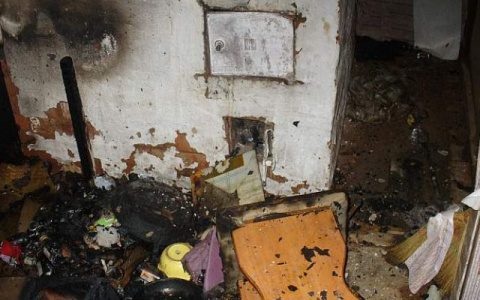 Жители Омутнинска рассказали, почему 13-летняя пироманка могла поджечь свой дом