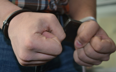 Кировчанина, находившегося в федеральном розыске, задержали за кражу шоколада