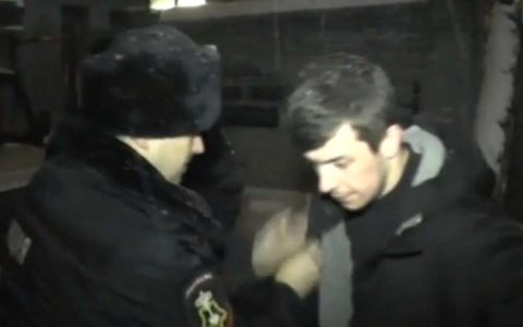 В Кирове мужчина ворвался в чужую квартиру и поджег ее