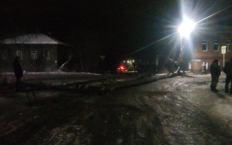 В Кирове автокран упал на газопровод: без газа остался целый район