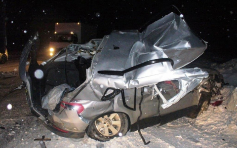 Утром в Кировской области в ДТП погибли три человека