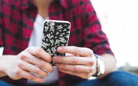 Мужчина притворился девушкой, чтобы получить интимное видео и шантажировать кировчанина