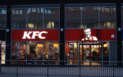 В кировском KFC незаконно работал иностранец