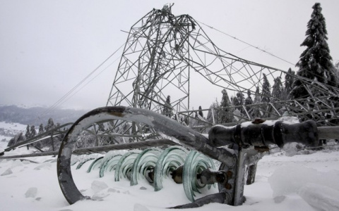 Из-за непогоды 29 населенных пунктов в Кировской области остались без света