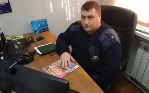 В Лузе полицейский спас пассажиров автомобиля, заглохшего на переезде