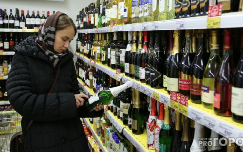 Бутылки с алкоголем предложили дополнить устрашающими картинками