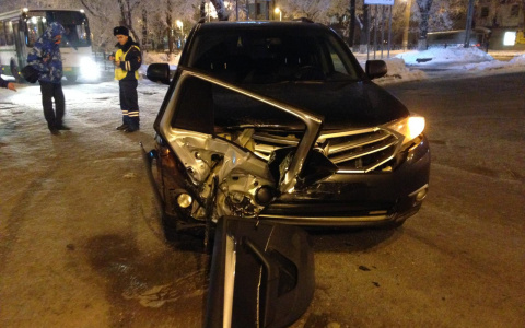 За вечер на Октябрьском проспекте произошли два серьезных ДТП