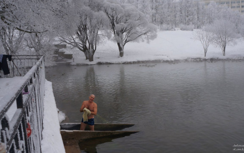 В пруду у цирка искупался ВДВшник