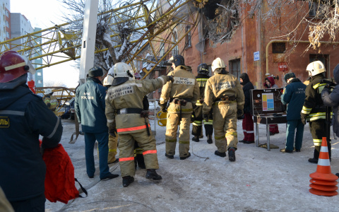 Знакомые погибшего машиниста крана: "Опытный был крановщик и человек хороший"