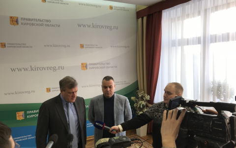 Губернатор Кировской области прокомментировал падение крана на дом
