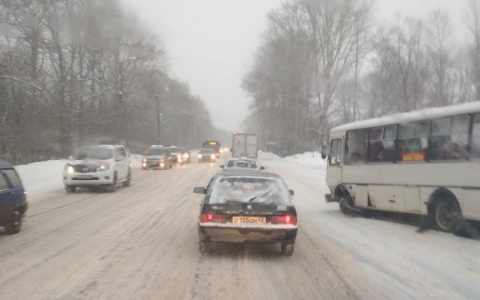 Утренний коллапс и ДТП с общественным транспортом: «Яндекс» оценил пробки в Кирове в 7 баллов