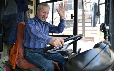 Самый опытный водитель троллейбуса в Кирове: как Федор Некрасов провел за баранкой 48 лет