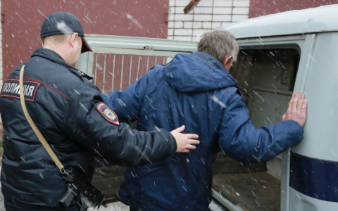 В Кирове задержали мужчину, который в кафе украл деньги из кассы