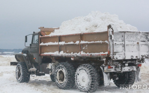 Власти пообещали очистить Киров от снега за два дня