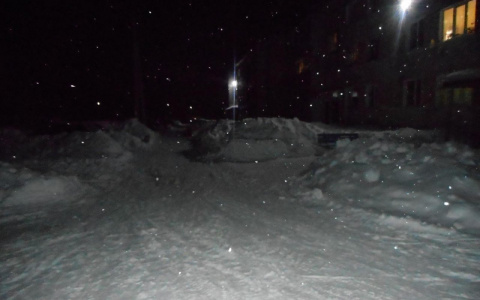 В Кировской области водитель УАЗа сбил годовалую девочку