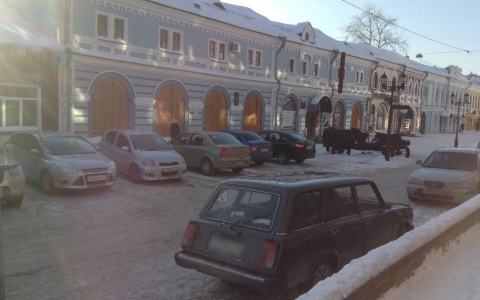 В ГИБДД рассказали, что будет с водителями, которые паркуются на пешеходной улице