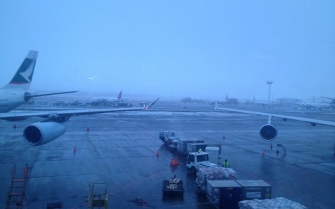 Самолет рейсом Москва - Киров развернули на взлетно-посадочной полосе