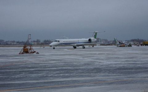 Что обсуждают в Кирове: экстренная посадка самолета и смерть 28-летней девушки