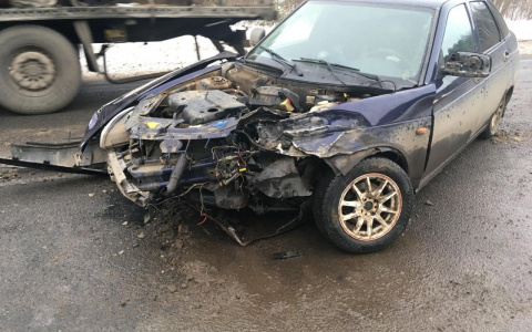 На трассе Подгорянка-Шихово Kia вылетела в кювет после столкновения с "Ладой"