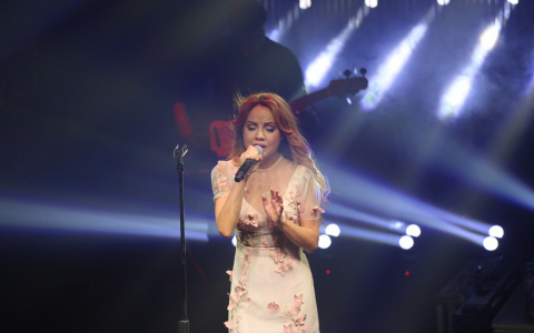 Певица Максим поздравит кировчанок с 8 Марта