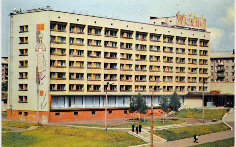 На здание гостиницы "Вятка" хотят вернуть изображение дымковской барыни