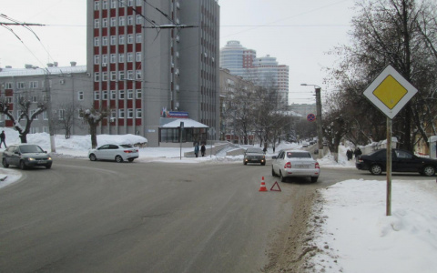 В Кирове водитель иномарки не пропустил машину спецбатальона ДПС