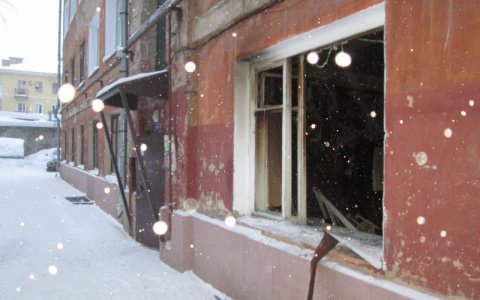 Cледователи начали проверку после смертельного пожара в центре Кирова