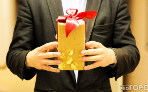 Опубликованы результаты масштабного опроса о том, что будут дарить в РФ на 8 Марта