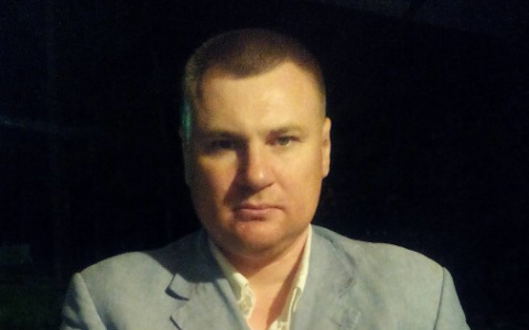 Драка в школе в Кирове: адвокат не является в суд, его обвиняют в избиении родителя