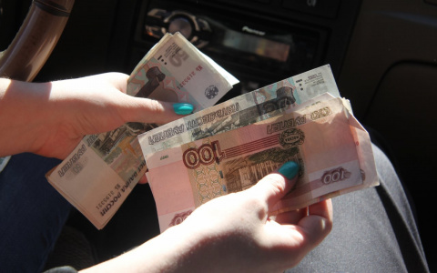 За выходные в Кирове мошенники по одной схеме обманули сразу 4 женщин