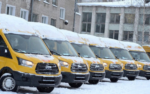 Сельские школы в Кировской области не получили обещанные 13 новых автобусов