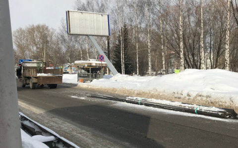 «Пункт назначения» в Кирове: из КамАЗа на ходу выпали железные трубы