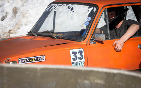 Фоторепортаж: в Кирове прошел финал чемпионата по ледовому дрифту