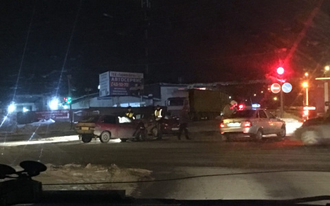 В аварии на Лепсе 24-летняя девушка получила серьезные раны лица