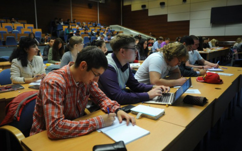 Владимир Узун объявил о специальной грантовой поддержке в сфере образования для кировской молодежи