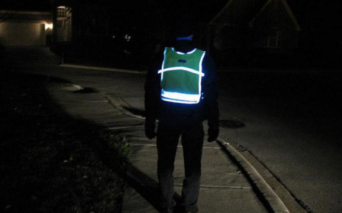 В силу вступили изменения ПДД, касающиеся ношения светоотражающих жилетов