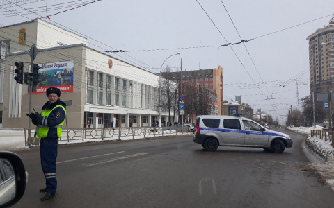 В Кирове из-за сообщения о коробке у банка эвакуировали 130 человек