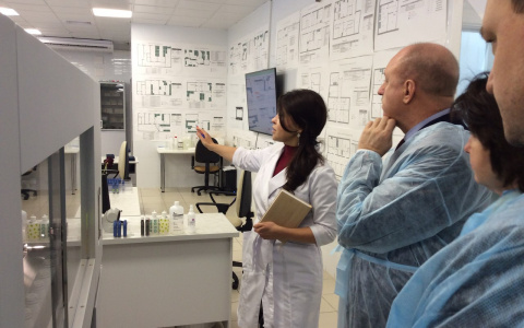 Руководство КГМУ посетило одну из крупнейших медлабораторий в стране