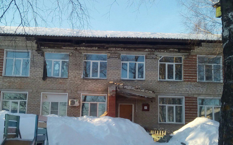 В Арбаже обрушилась стена детсада: в администрации прошло срочное совещание