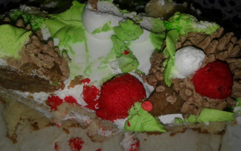 Кировчане купили для детского праздника торт "с сюрпризом"