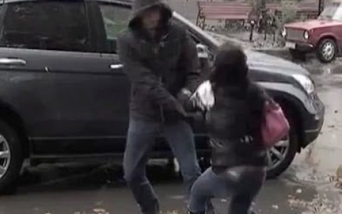 Что обсуждают в Кирове утром: нападение на школьницу на Щорса и растрата детских денег