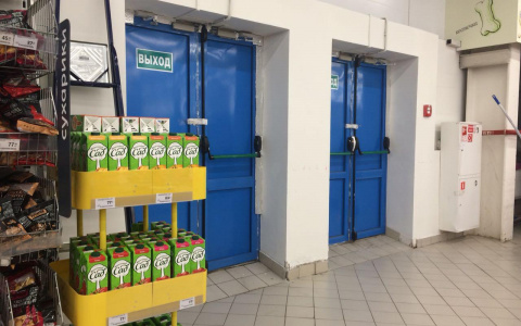 Фоторепортаж: легко ли выбраться из кировских торговых центров в случае ЧП