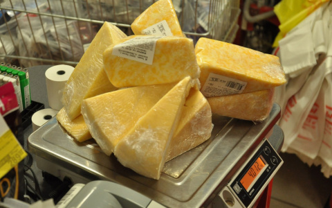 Росконтроль обнаружил поддельные сыры в 9 торговых сетях страны