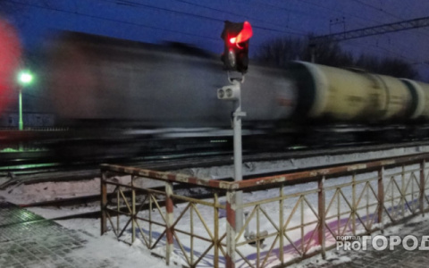 Работник железной дороги спас кировчанина, которому поездом отрезало ногу