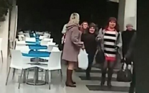 В Кирове эвакуировали персонал и посетителей крупного ТЦ на улице Воровского