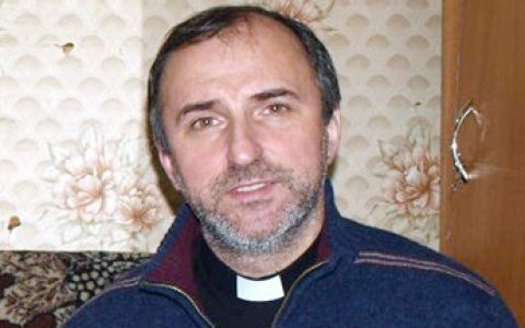 Глава католиков в Кирове будет сидеть на хлебе и воде  из-за отказа властей передать им костел