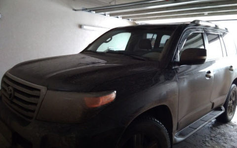 У кировчанина за долги арестовали внедорожник за 3,5 миллиона рублей