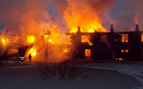 Погорельцы из Мурашинского района: "Нам предложили жилье, где нет электричества и воды"