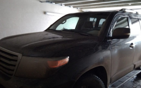 Что обсуждают в Кирове: провалившаяся в лед машина и арест авто за 3,5 миллиона рублей